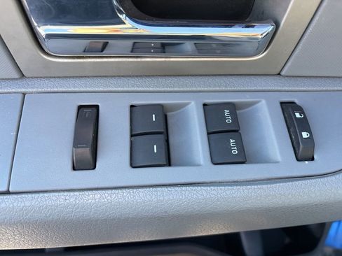 Used 2011 Ford F150 XLT image 16