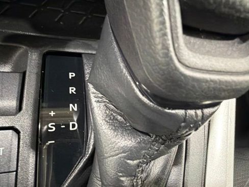 Used 2021 Toyota RAV4 XLE AWD/4WD image 38