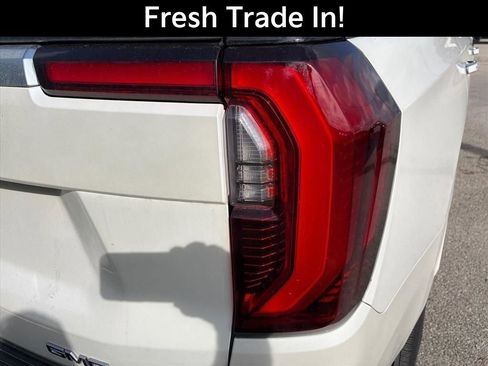 Used 2025 GMC Yukon Denali w/ Denali Reserve Package AWD/4WD image 10