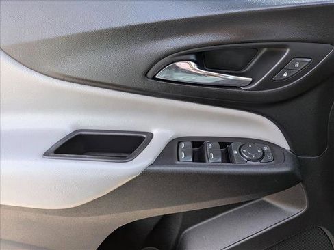Used 2019 Chevrolet Equinox LS image 15