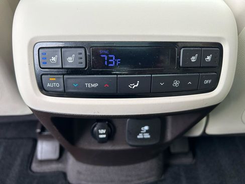 Used 2020 Hyundai Palisade Limited w/ Winter Weather Package AWD/4WD image 17