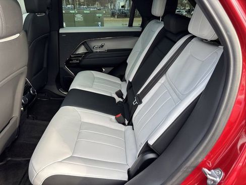 Used 2025 Land Rover Range Rover Sport Dynamic SE image 17
