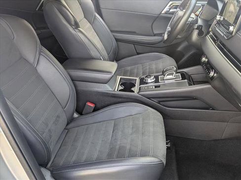 Used 2024 Mitsubishi Outlander SE image 20