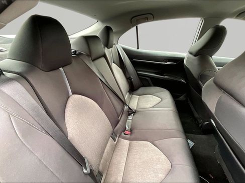 Used 2021 Toyota Camry LE image 27