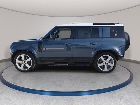 New 2026 Land Rover Defender 110 X-Dynamic SE image 8