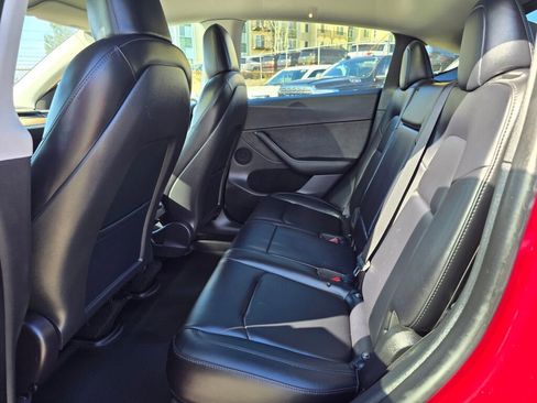 Used 2022 Tesla Model Y Long Range image 18