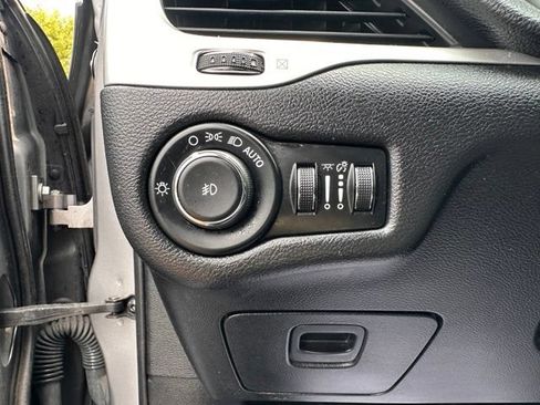 Used 2014 Jeep Cherokee Limited AWD/4WD image 23