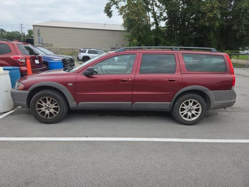 Used 2004 Volvo XC70 AWD/4WD image 7