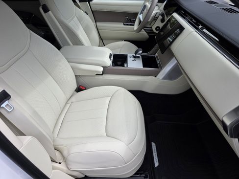 New 2026 Land Rover Range Rover Long Wheelbase SE AWD/4WD image 3