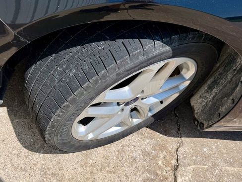 Used 2015 Ford Fusion SE FWD image 26
