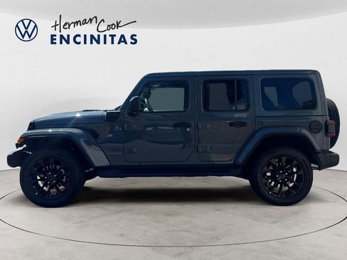 Used 2025 Jeep Wrangler Unlimited Sahara image 2