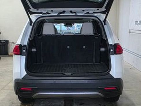 Used 2024 Toyota Grand Highlander Limited image 5