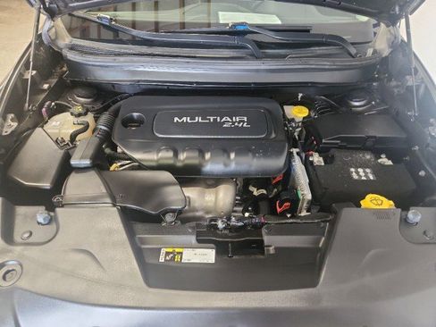 Used 2018 Jeep Cherokee Latitude Plus w/ Comfort/Convenience Group image 7