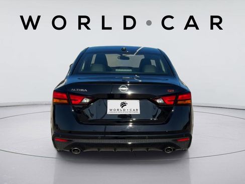 Used 2025 Nissan Altima 2.5 SR w/ SR Premium Package image 11