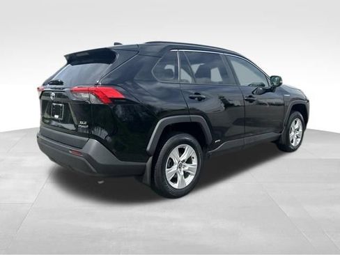 Used 2021 Toyota RAV4 XLE w/ Convenience Package AWD/4WD image 5