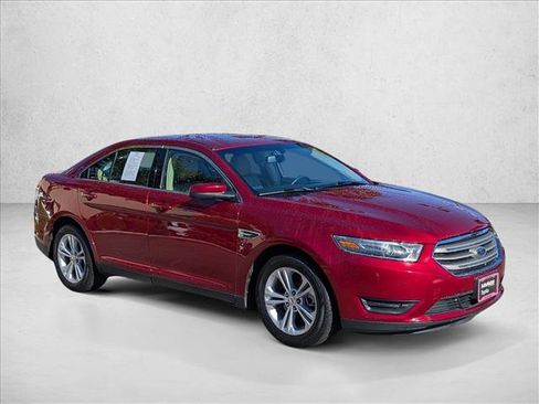 Used 2018 Ford Taurus SEL image 3