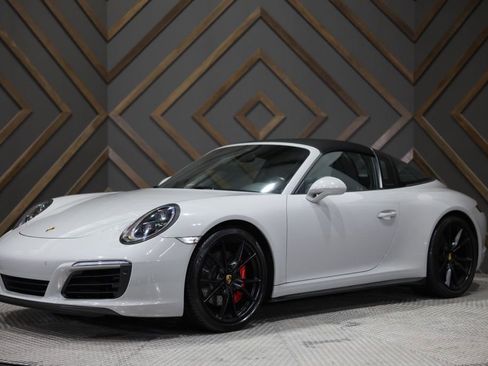 Used 2018 Porsche 911 Targa 4S image 18