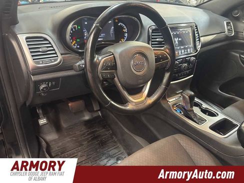 Used 2020 Jeep Grand Cherokee Laredo w/ 18" Wheel & 8.4" Radio Group image 9