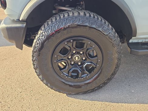 Used 2022 Ford Bronco Wildtrak image 34