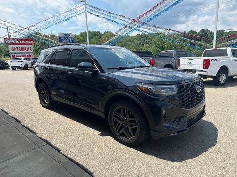 Certified 2025 Ford Explorer ST-Line w/ Premium Package AWD/4WD image 2
