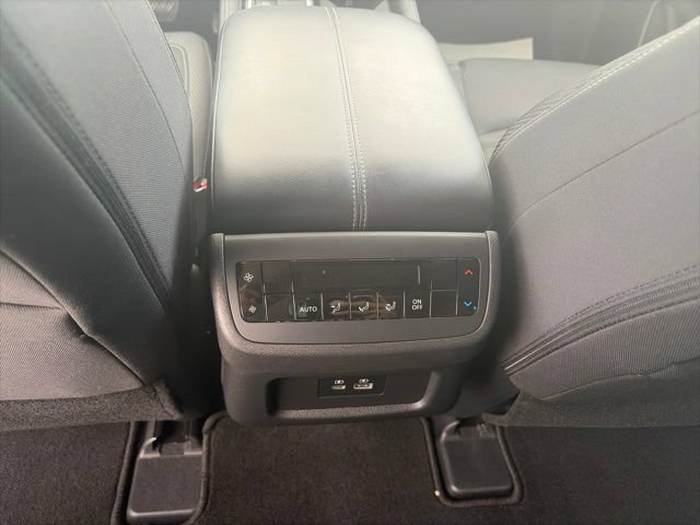 Used 2025 Nissan Pathfinder SV w/ SV Premium Package AWD/4WD image 13