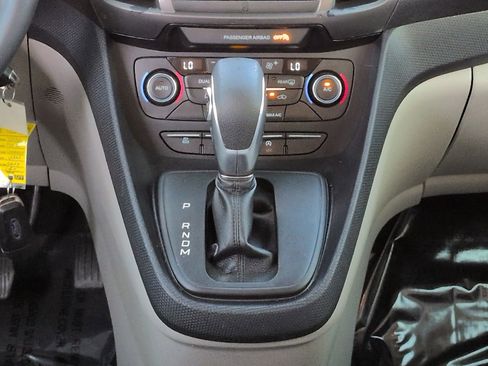 Used 2020 Ford Transit Connect XLT image 18