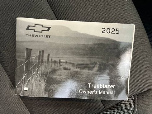 Used 2025 Chevrolet TrailBlazer LT image 26
