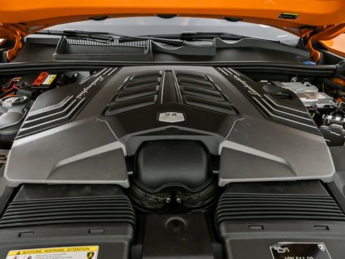 Used 2022 Lamborghini Urus image 17