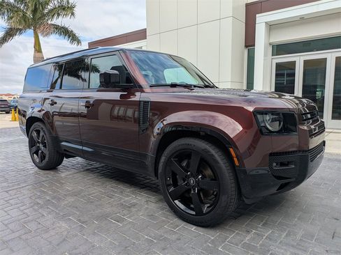 New 2025 Land Rover Defender 130 X-Dynamic SE image 2