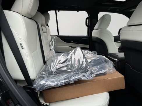 New 2026 Lexus LX 600 4WD w/ Luxury Package image 8