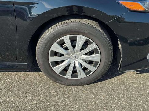 Used 2022 Toyota Camry LE FWD image 9