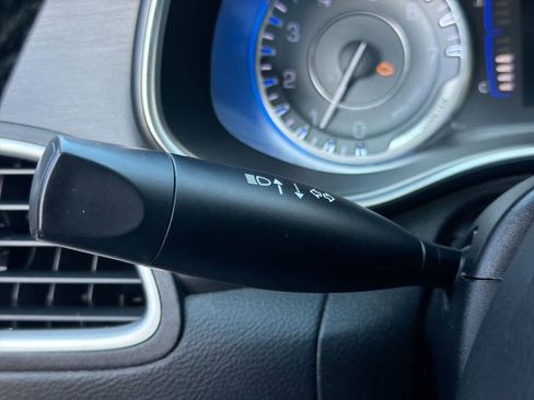 Used 2016 Chrysler 200 Limited w/ Anniversary Edition FWD image 28