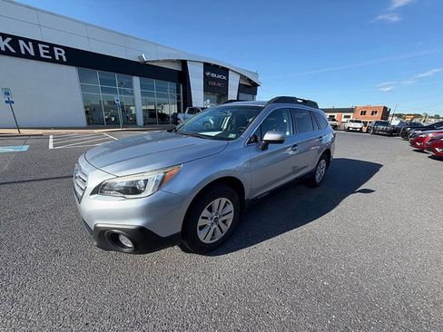 Used 2017 Subaru Outback 2.5i Premium AWD/4WD image 7