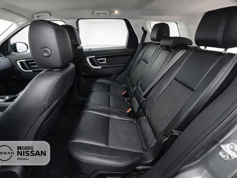 Used 2018 Land Rover Discovery Sport SE AWD/4WD image 12
