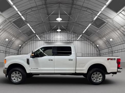 Used 2018 Ford F250 Platinum w/ Platinum Ultimate Package AWD/4WD image 2