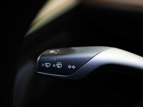 Used 2022 Tesla Model Y Performance AWD/4WD image 34