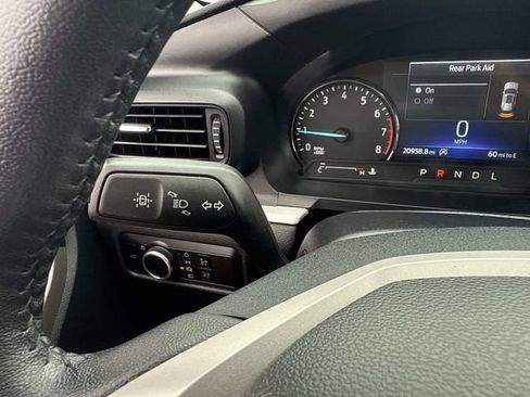 Used 2024 Ford Explorer XLT AWD/4WD image 38
