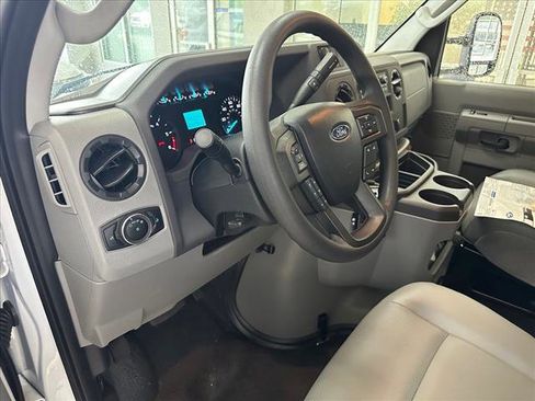 New 2024 Ford E-450 and Econoline 450 Super Duty w/ Power Windows & Locks Group image 23