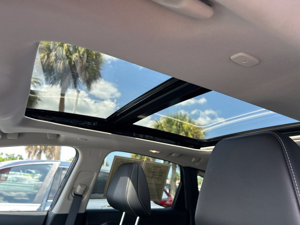 Certified 2025 Nissan Murano SL AWD/4WD image 23