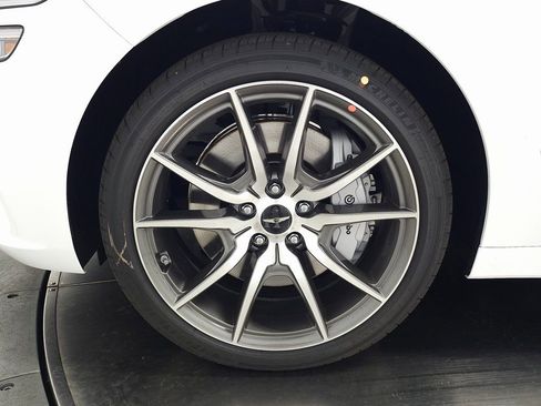 Used 2026 Genesis G70 2.5T image 8