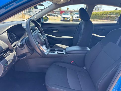 Used 2025 Nissan Sentra SV FWD image 24