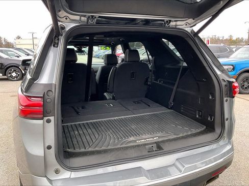 Used 2023 Chevrolet Traverse Premier image 38