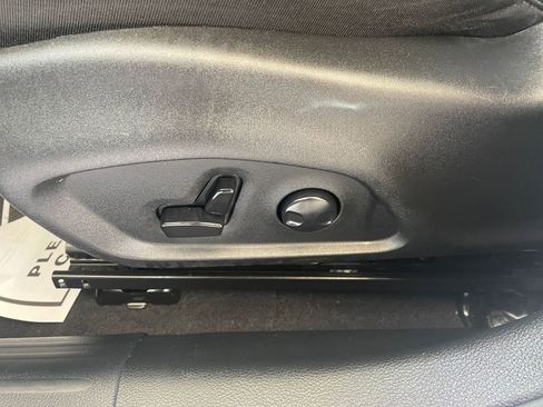 Used 2025 Jeep Compass Limited image 22