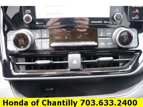 Used 2022 Toyota Highlander XSE FWD image 16