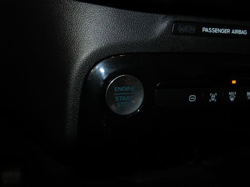 Used 2025 Ford Escape SE w/ Class II Trailer Tow Package image 14