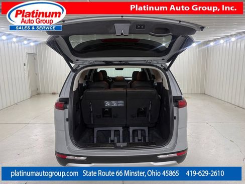 Used 2023 Kia Carnival EX FWD image 33