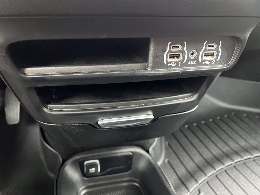 Used 2025 Chrysler Pacifica Select FWD image 43