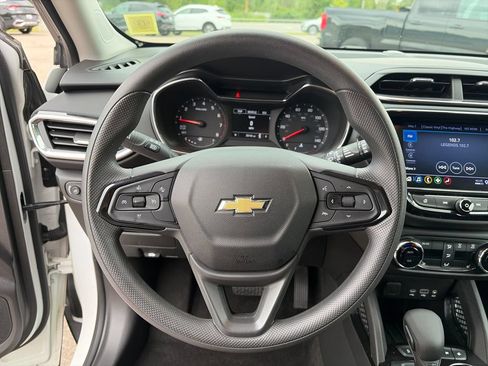 Used 2023 Chevrolet TrailBlazer LT w/ Convenience Package FWD image 24