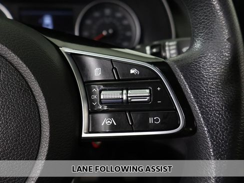 Used 2022 Kia Forte LXS FWD image 3