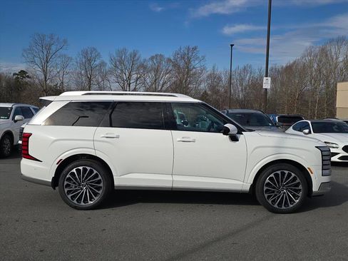 New 2026 Hyundai Palisade Calligraphy FWD image 2